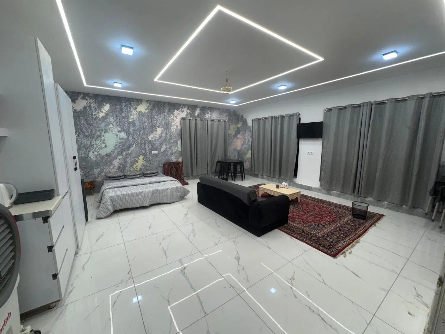 اجاره سوییت مبله دو نفره بافضای باز ساعتی و روزانه