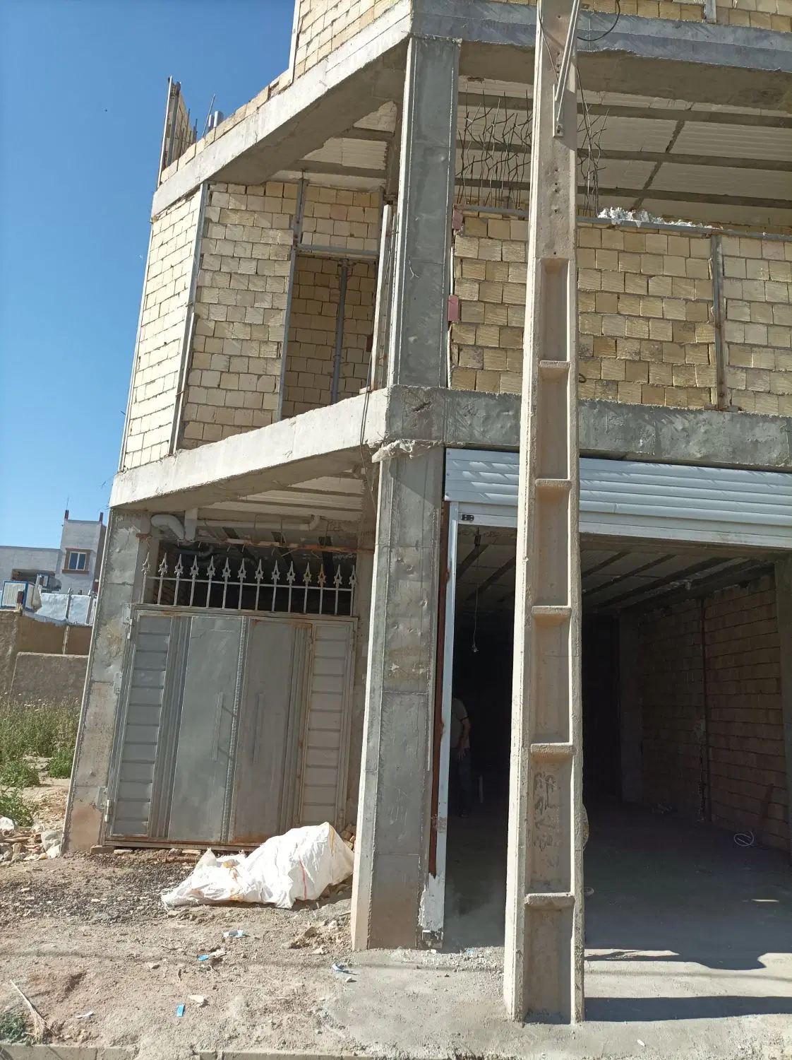 خانه شهرک حکمت خیابان رسالت 10