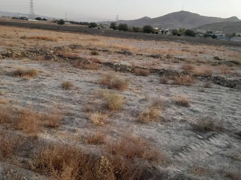 زمین ۴۰۰ متری