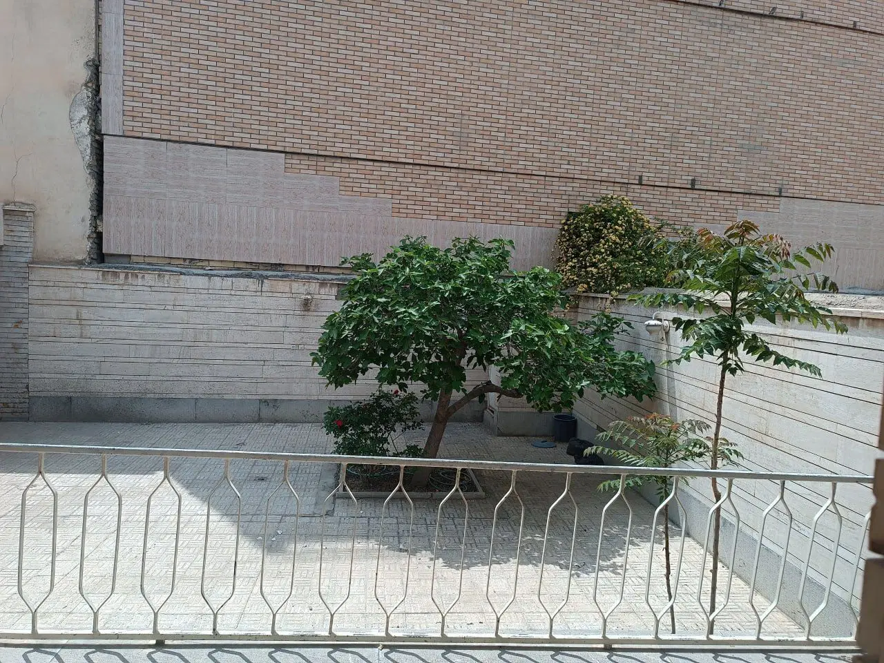 ۲۶۷ متر جنوبی، چهارراه ۲۲ بهمن