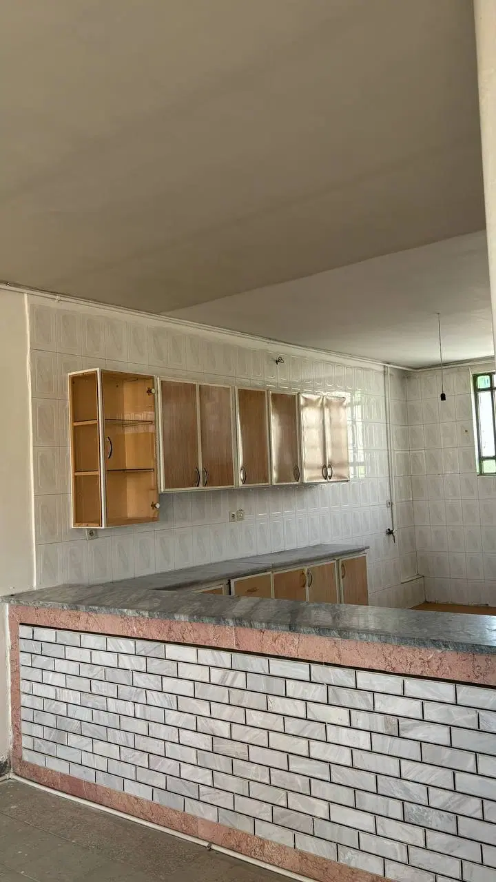 خانه طبقه بالا واقع در فرزانگان محدوده شصت متری