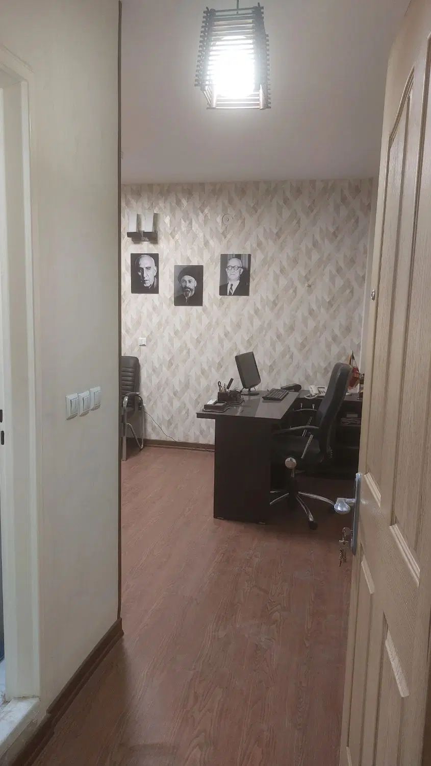 دفتر کار شیک مخصوص مشکل پسندان