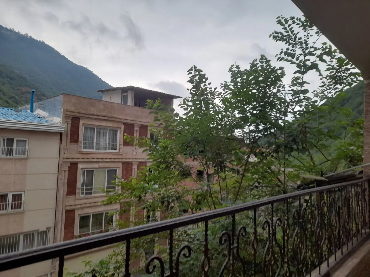 آپارتمان روستای زیارت