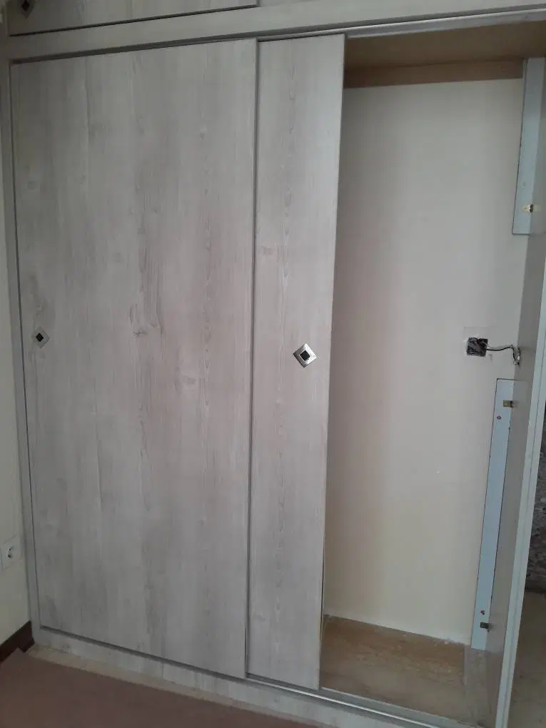 ۶۳ متری،پارکینگ دار،دو نبش