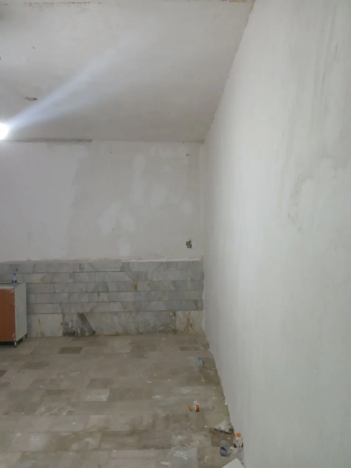 اجاره یک زیر زمین ۸۰ متری دربست