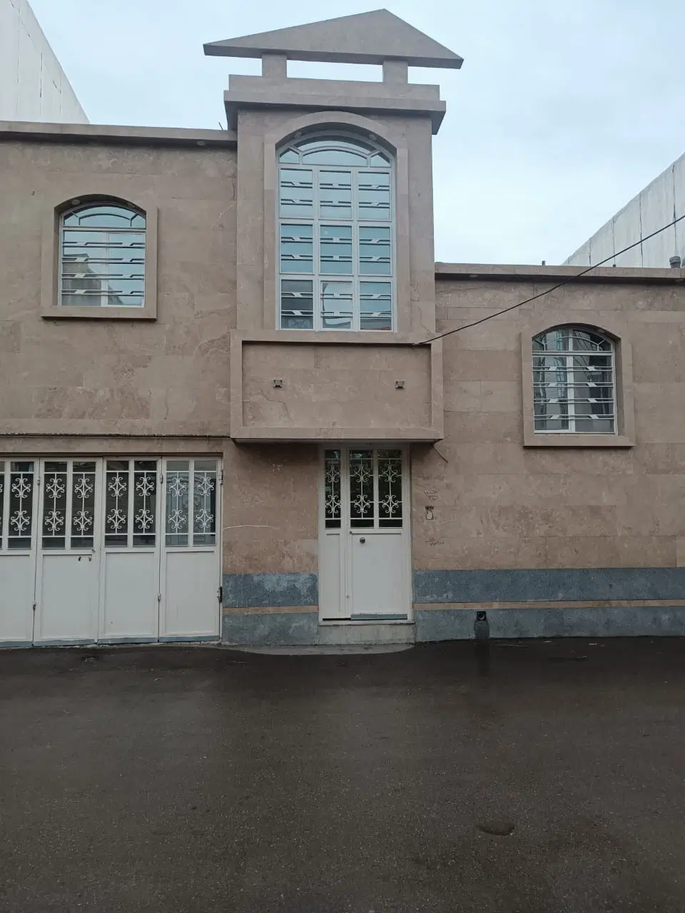 فروش ویلایی ۲۰۰ متری یک طبقه