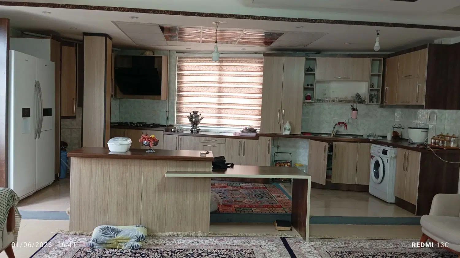واحد 120متری سرصدرابرخیابان