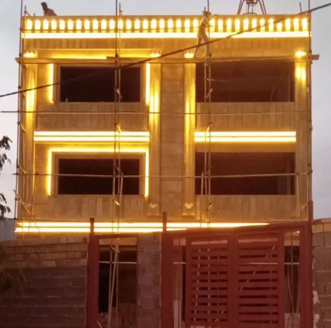معاوضه سه طبقه نوساز   با منزل مسکونی تجاری دار.