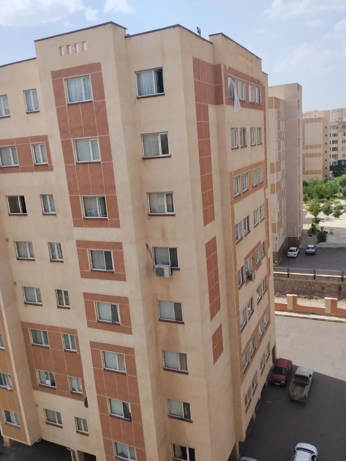 آپارتمان   ۸۲متری در مجتمع قصر فردوس پونک