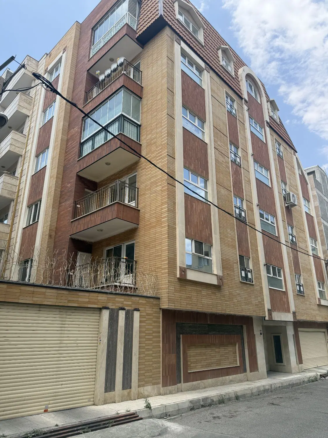 فروش آپارتمان در ولیعصر 2 خیابان دهخدا سوم