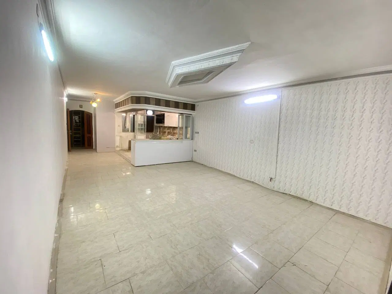 اپارتمان ۹۰ متری چراغچی ۵ کوچه ۱۰ متری (رهن )