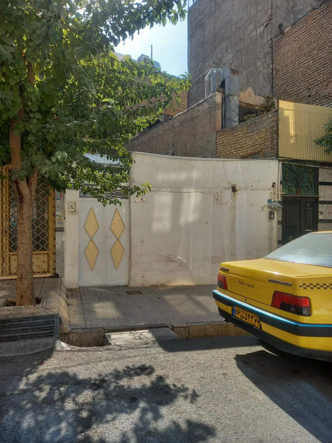 خانه کلنگی ویلایی ۸۰ متری در خیابان کامکار شمالی