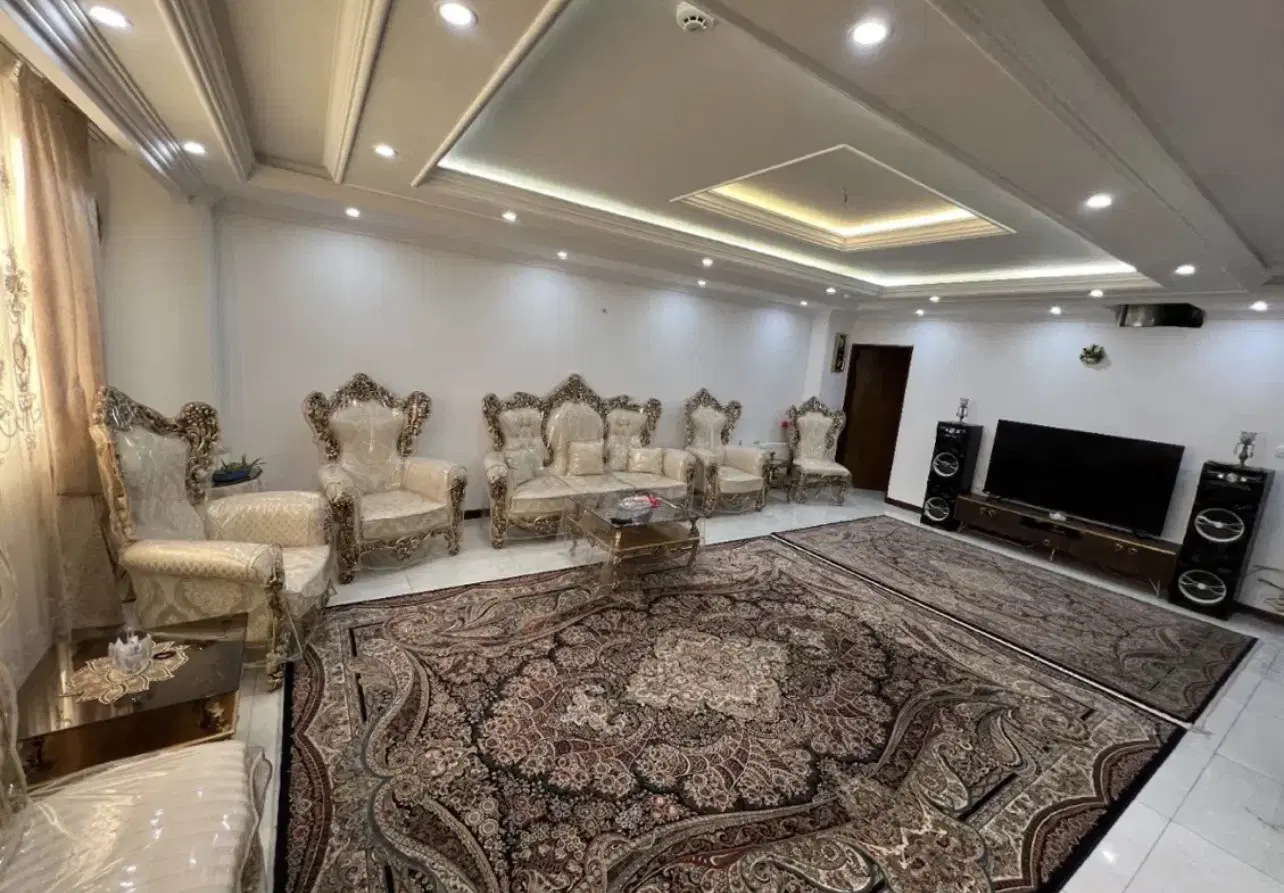 صدرا سند تک برگ سالن بزرگ پارسیان فرهنگیان