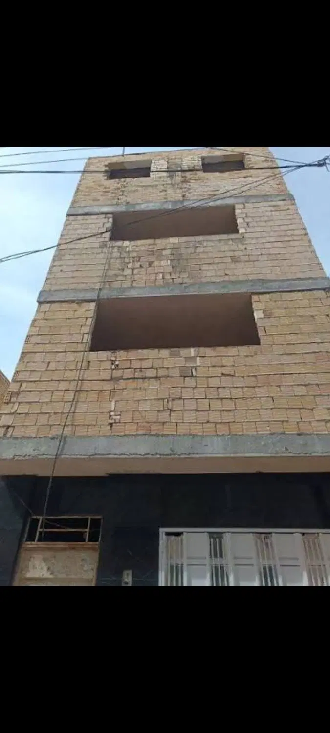 آپارتمان همکف سفت کاری
