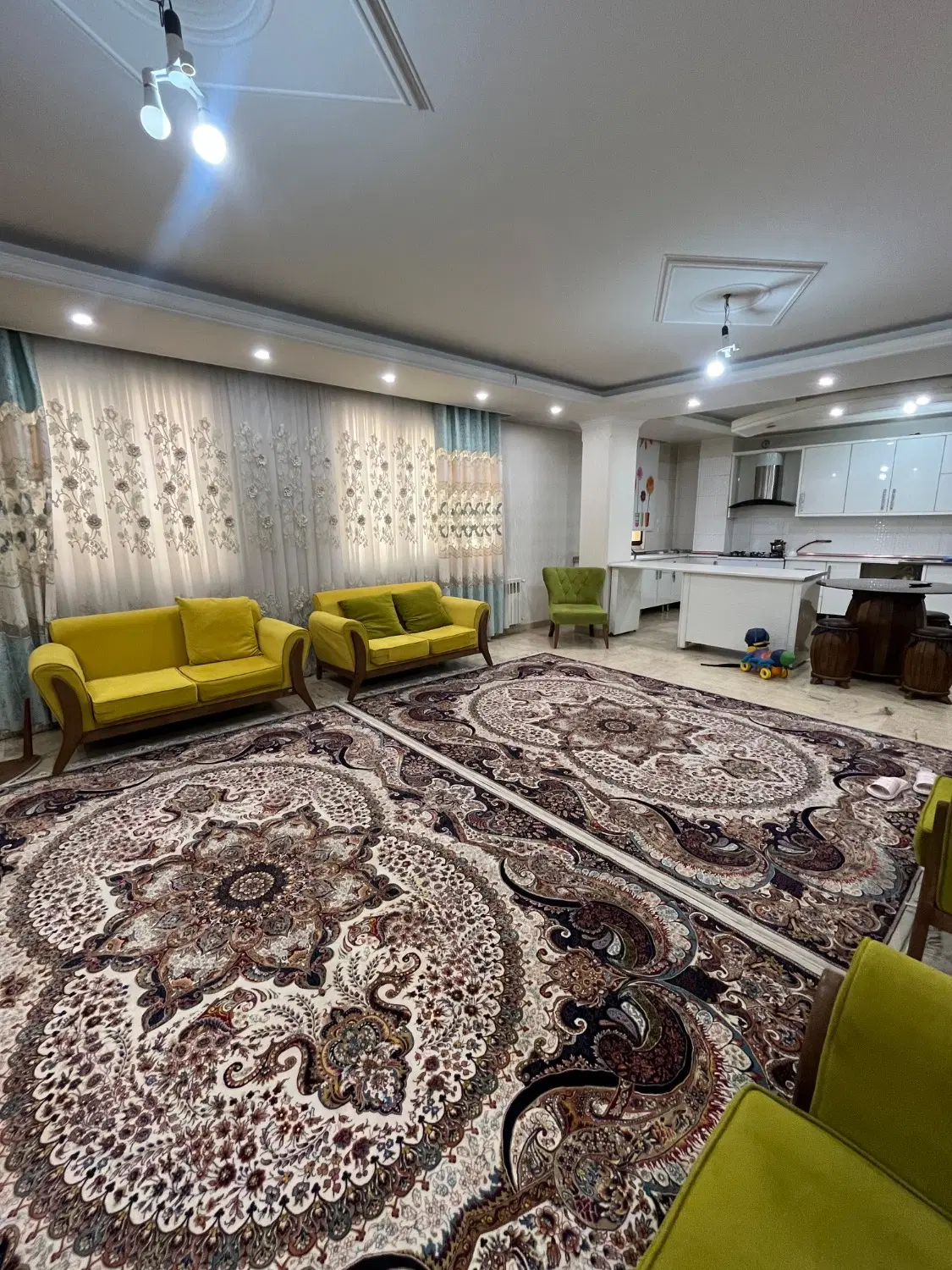 کف قیمت  بهترین لوکیشن ۹۸ متر ۲ خواب