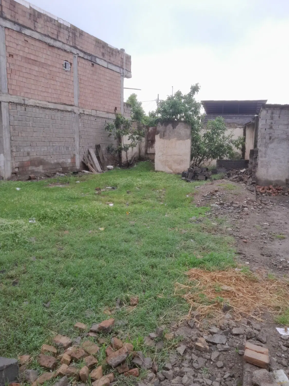 زمین تجاری مسکونی بر اصلی