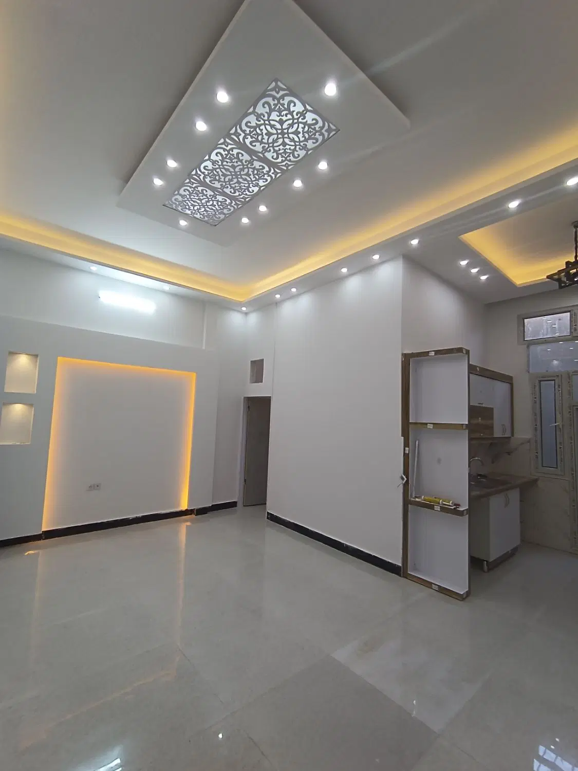 آپارتمان همکف با موقعیت مکانی عالی