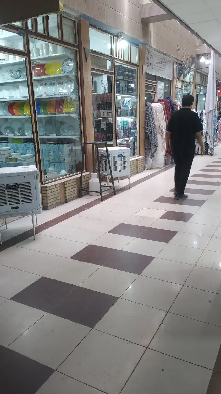 مغازه ۹ متری