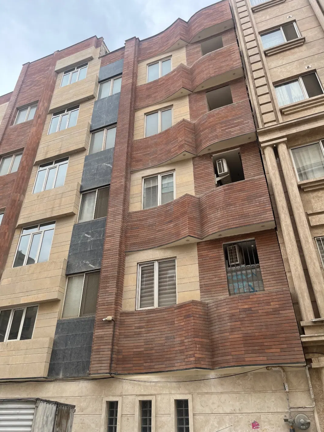 67 متری