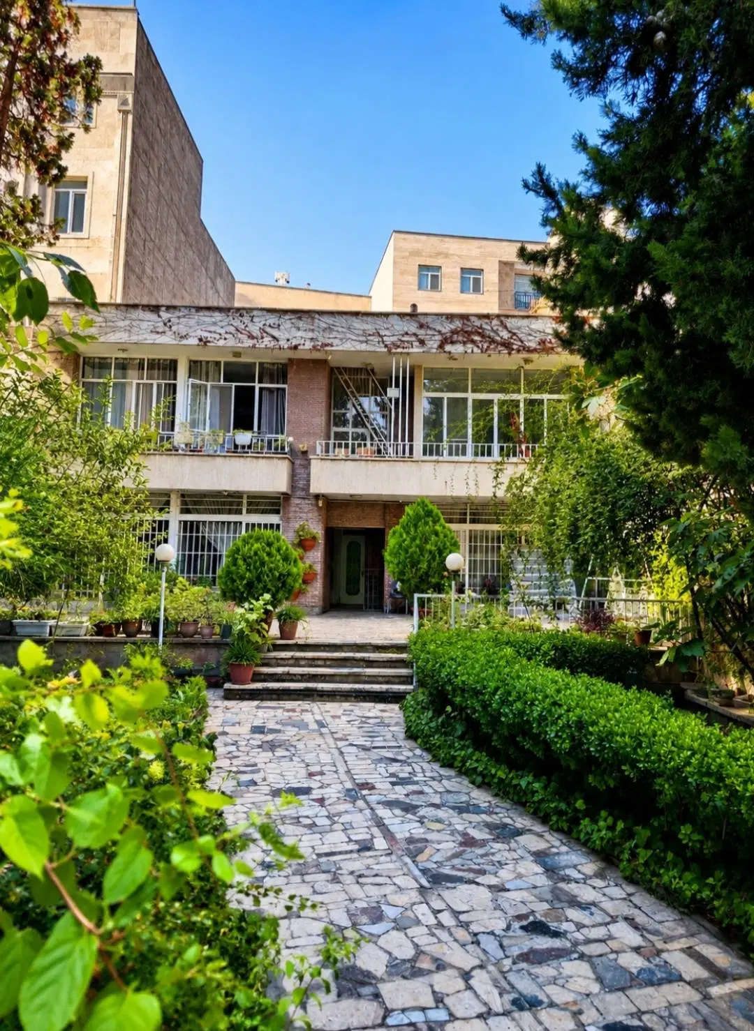 ۱۹۰متر ویلایی (۱۵۵+۳۵) ۲ خواب ۵۰۰متر حیاط