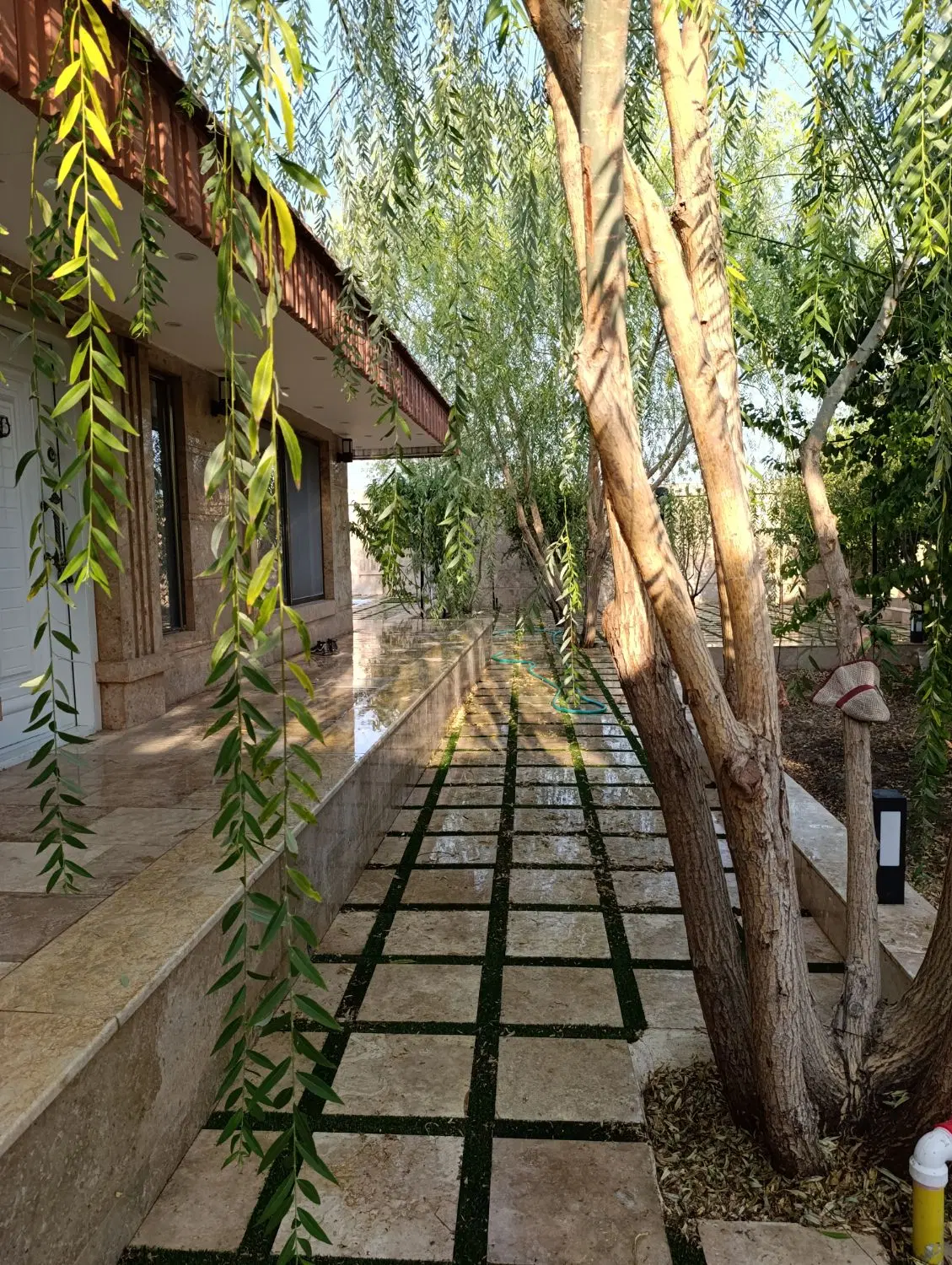 باغ برکان ( جاده کازرونی )