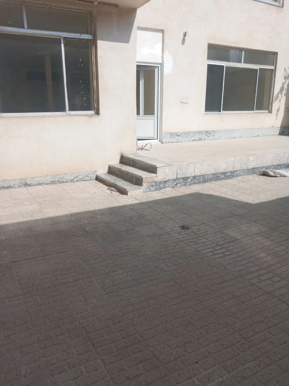 آپارتمان ۱۵۰ متری ویلایی در چهارراه ورزش