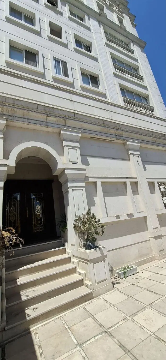 134 متر حاشیه رفیعی