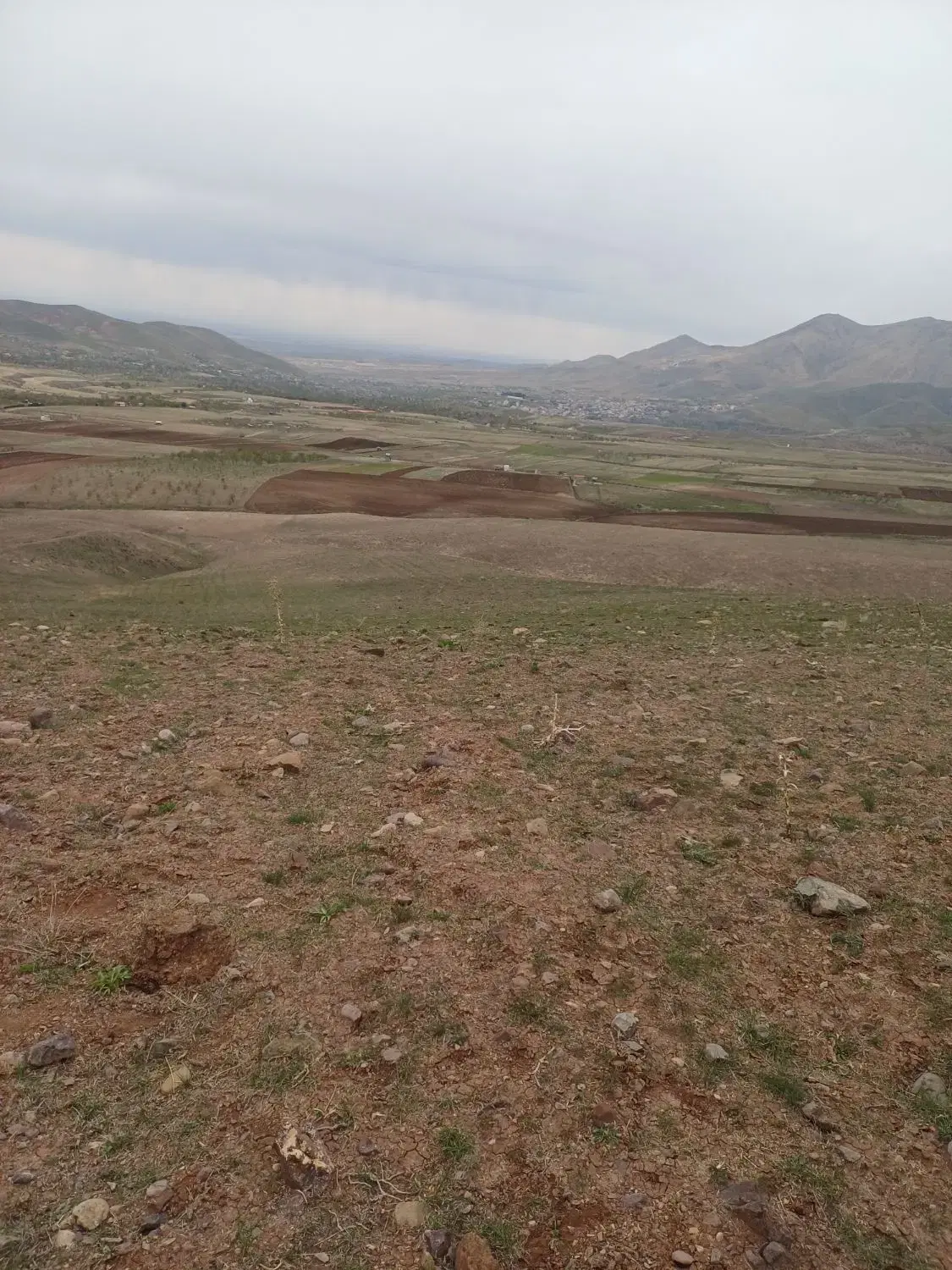 120متر زمین ،دارای سند،بدون اوقاف، کورانه