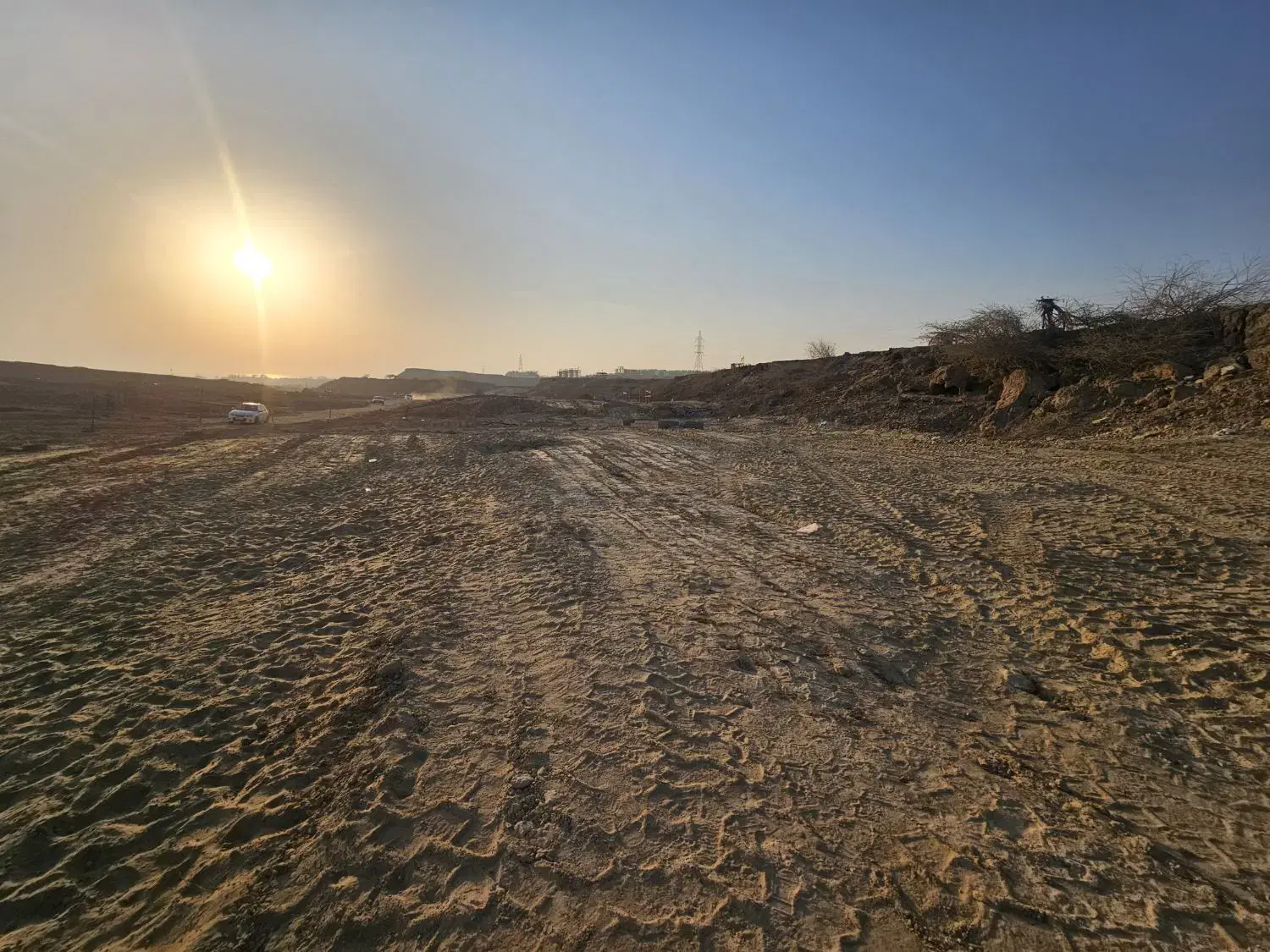 ۶۰۰ متر زمین معاوضه با ماشین