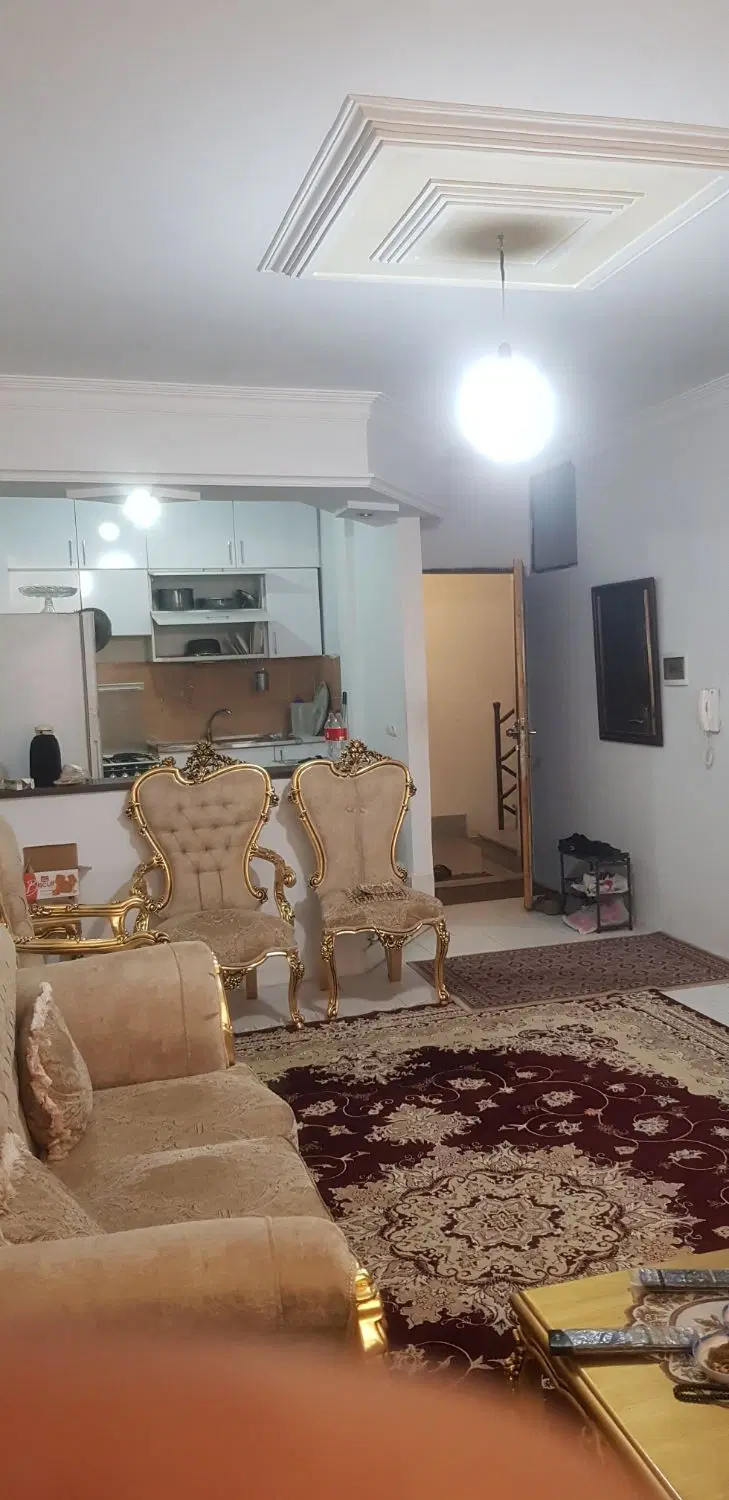 ۷۰متر طبقه دوم پارکنیگ اختصاصی بدون مالک