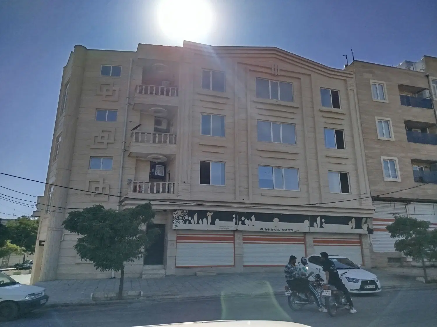 فروش یک واحد آپارتمان مسکونی طبقه 2 از ساختمان