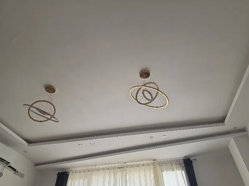 واحد ۱۰۴ متری چهارراه برق