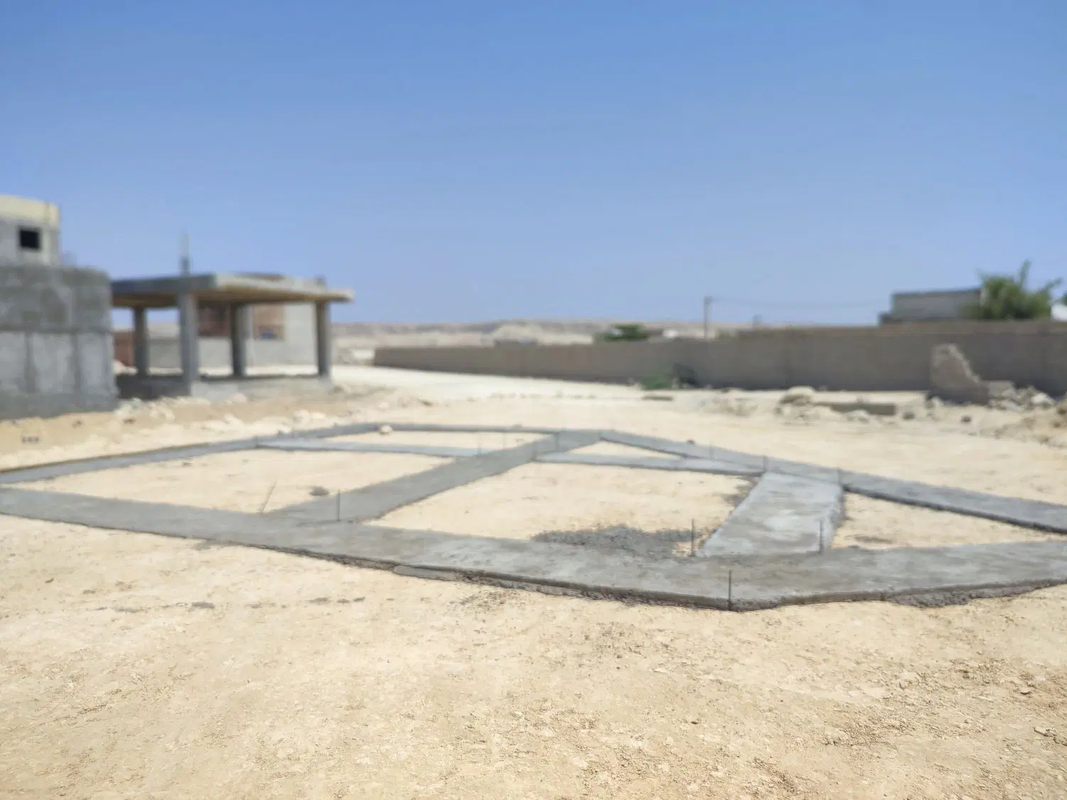 زمین بنیاد مسکن