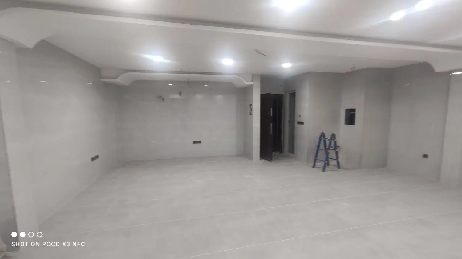 فلت 52 متری بر خیابان گلشهر جنوبی