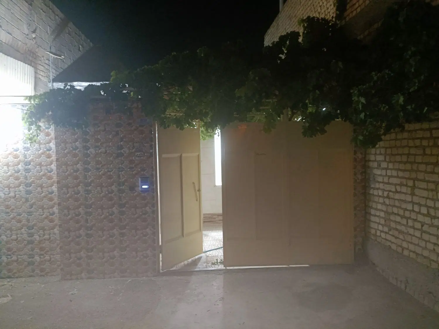 منزل نقلی 100متری همکف خوش جا