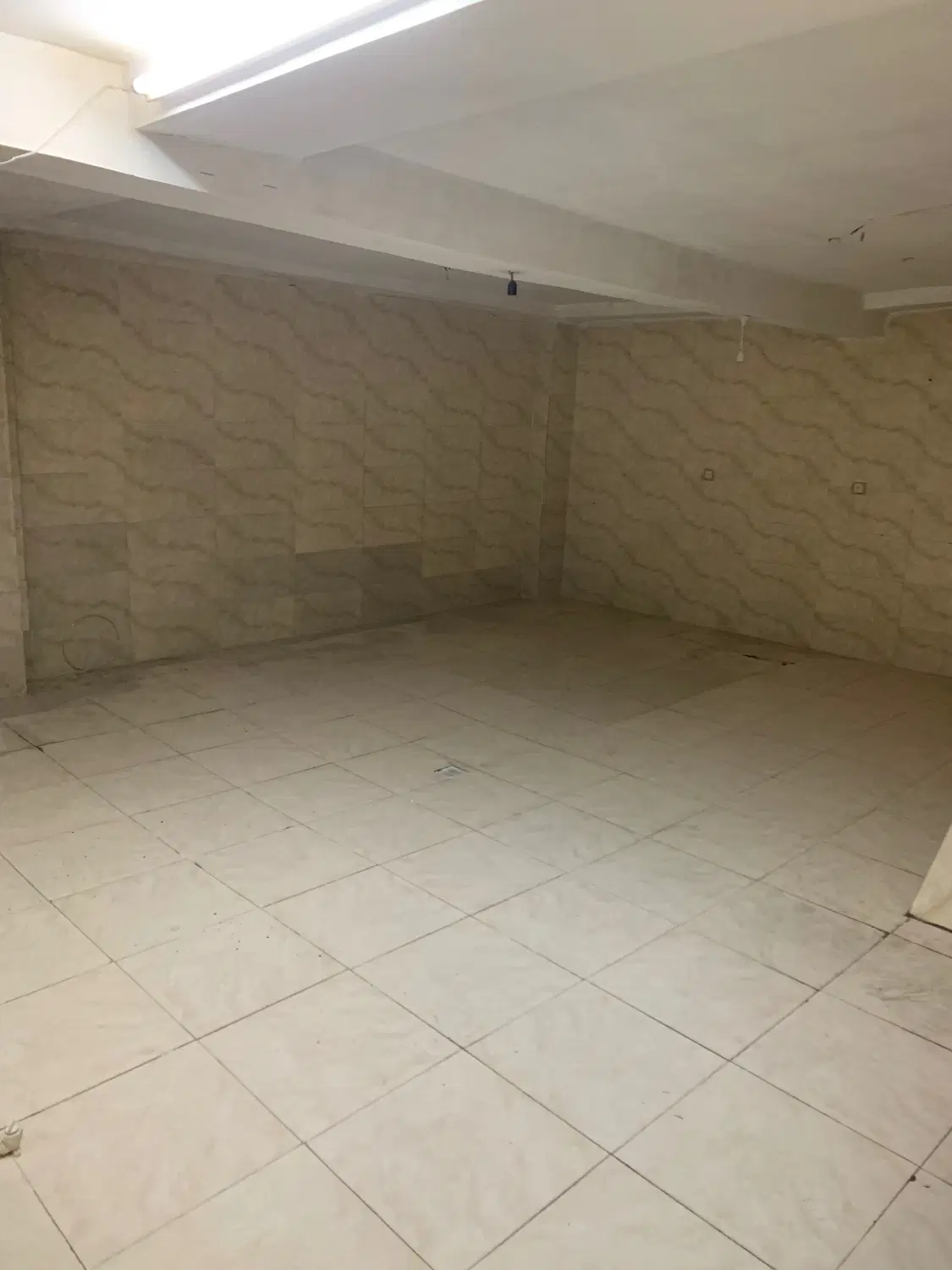 اجاره زیر زمین بادرب جدا ۷۰متر مربع