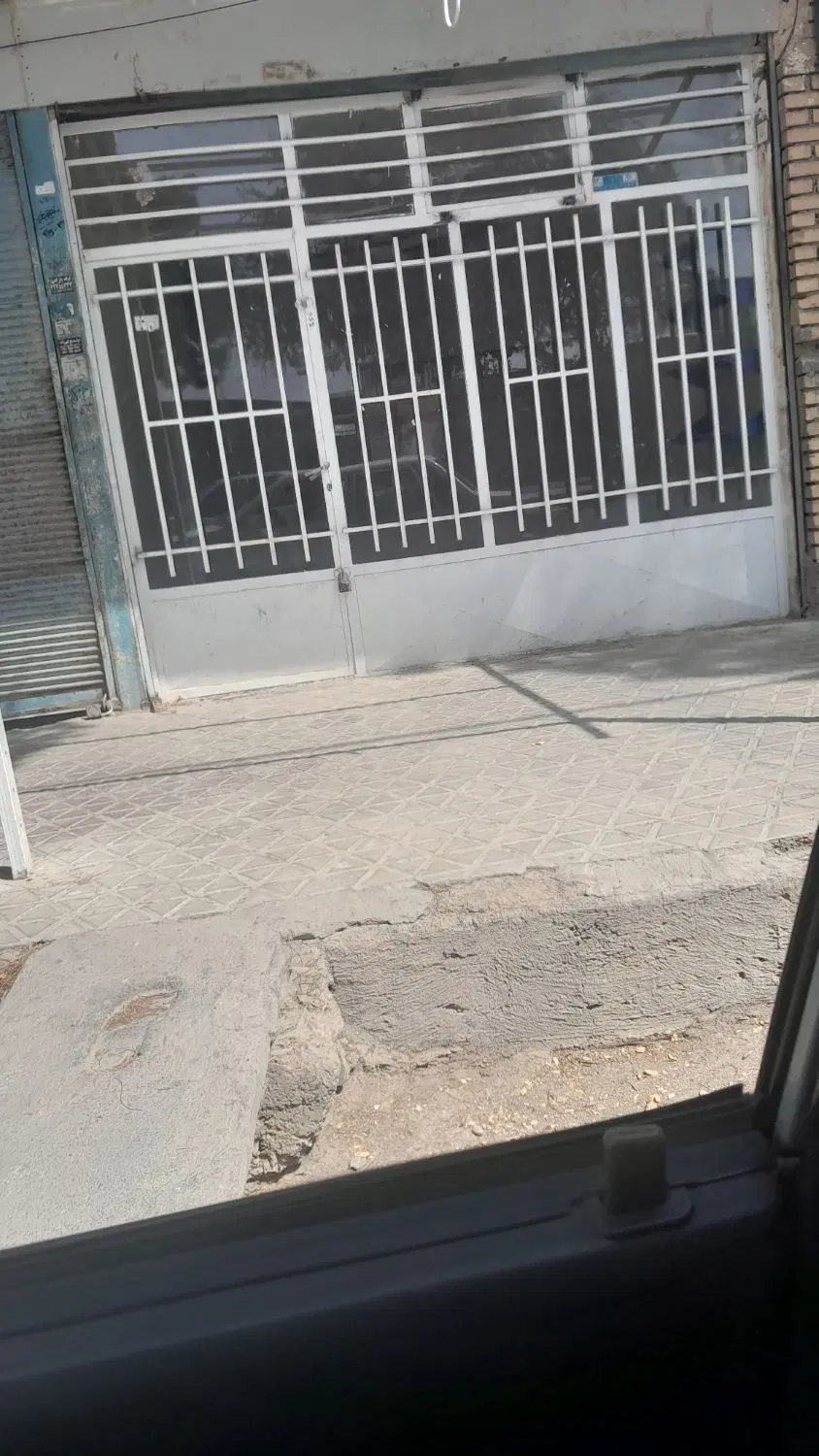 مغازه تجاری واقع دریزدانشهر