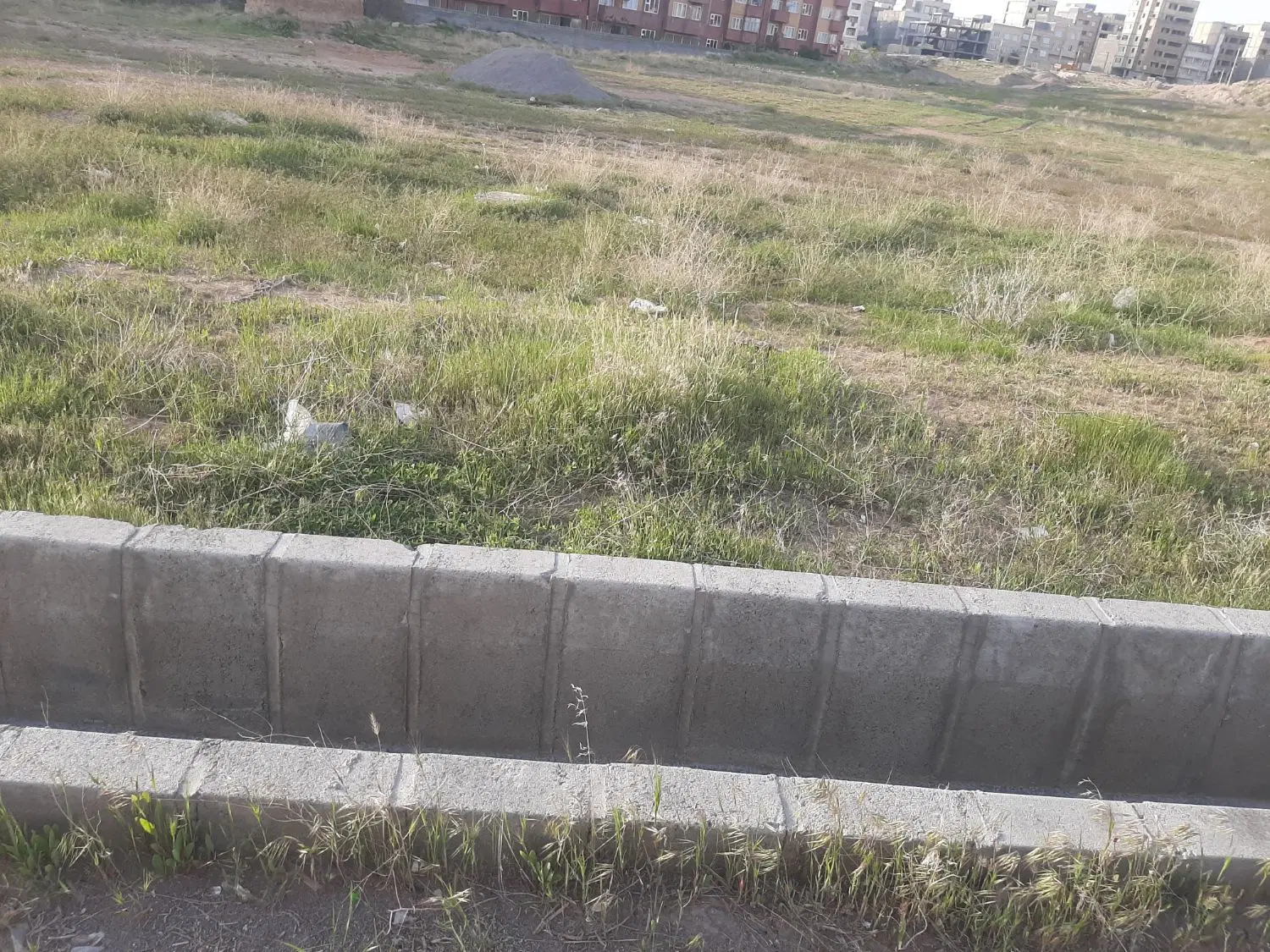 فروس زمین مسکونی ۳۴۰متر
