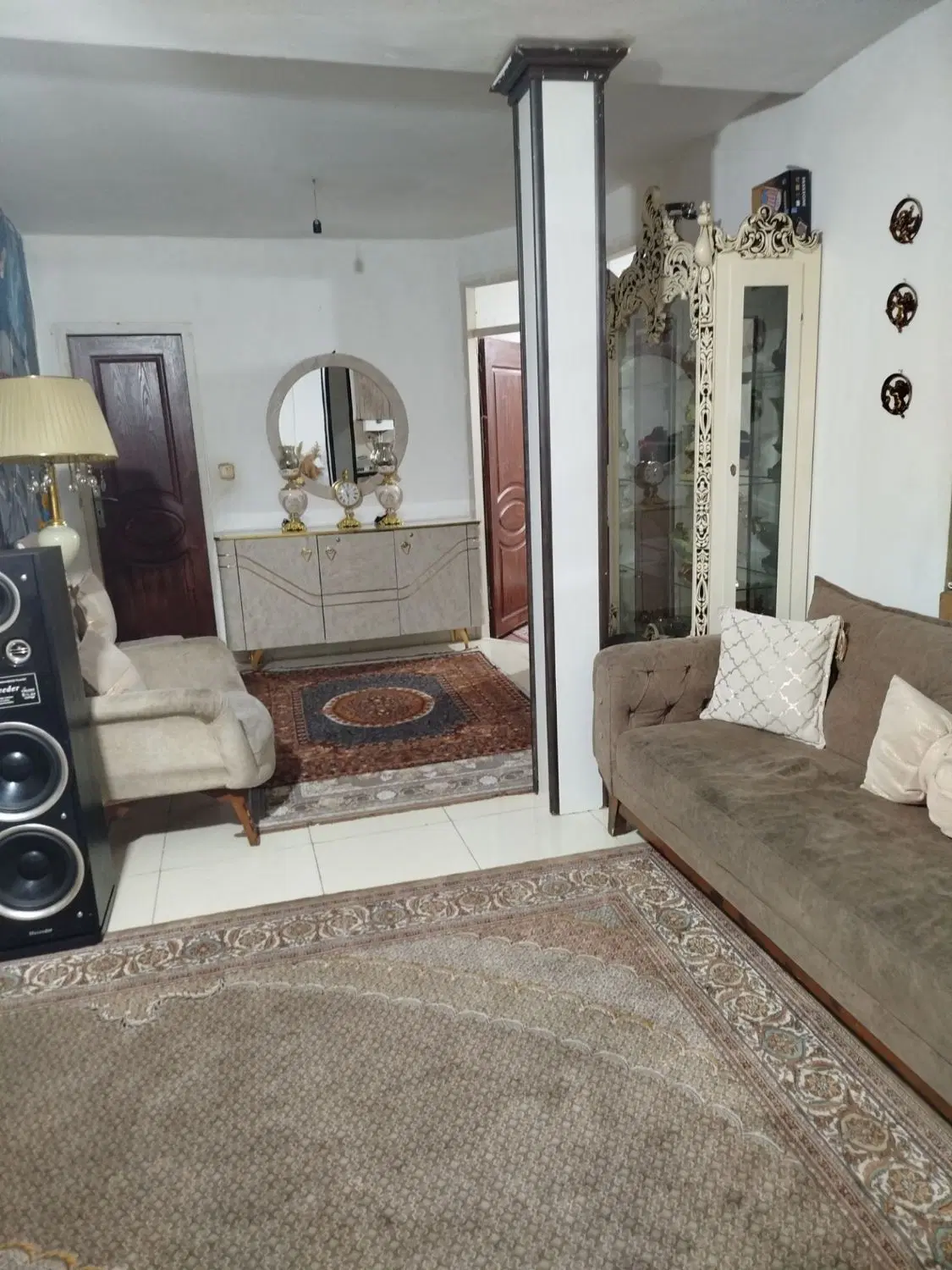 حیاط دربست ۱۰۰ زمرد عباسی