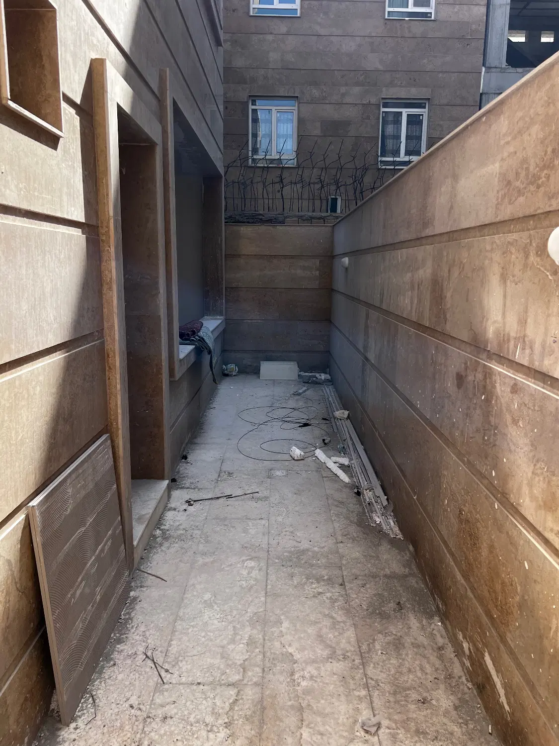 واحد ۹۲ متری شهریار