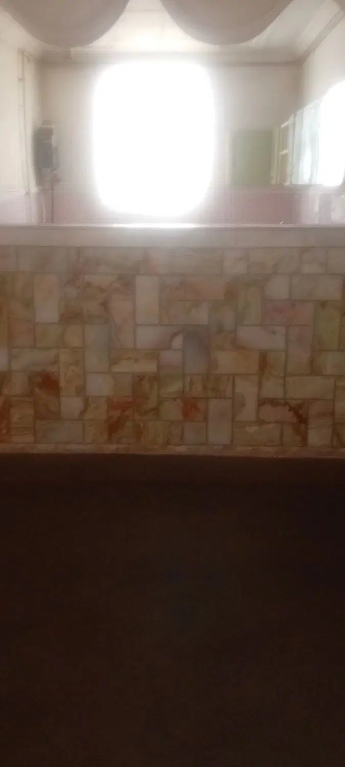 یه واحد مسکونی به اجاره داده میشود
