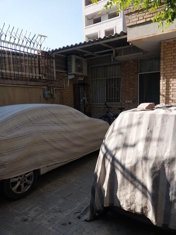 فروش ویلائی ۲۱۶ متری بر منتظری قابلیت تمام تجاری