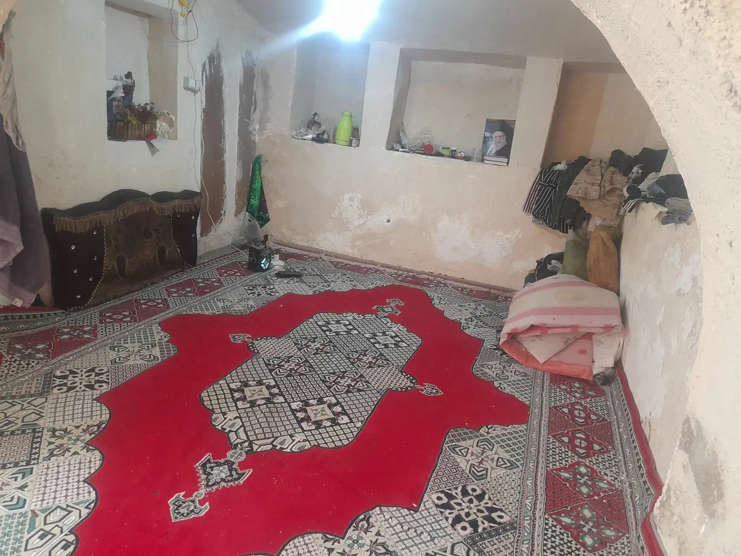 یک اوتاق  ۱۲ متری   فقط ب اقا اجاره داد میشه