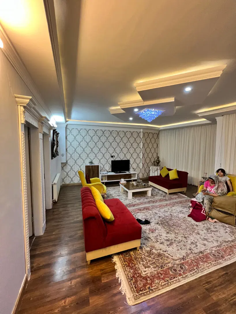 اجاره اپارتمان ۹۰ متری آموزگار