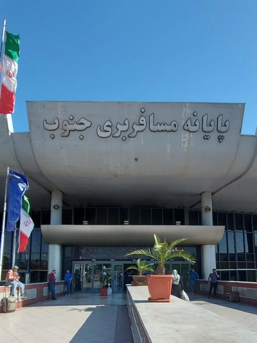 مغازه رو به رو ترمینال جنوب با گذر پر تردد