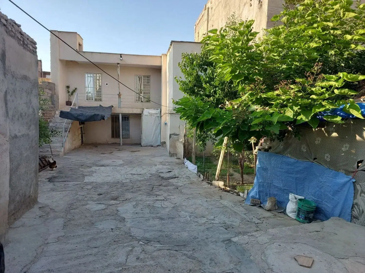 خانه ویلایی گلستان پشت درمانگاه، متراژ۲۵۰متر