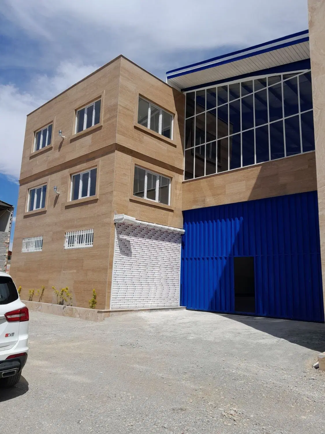سوله صنعتی واقع در خ صنعت گران کمالشهر