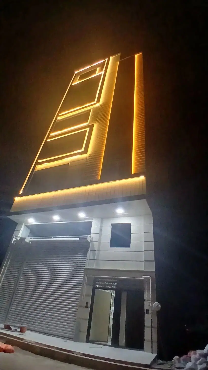 واحد فروشی درشهر فرون اباد مقبره شهدا