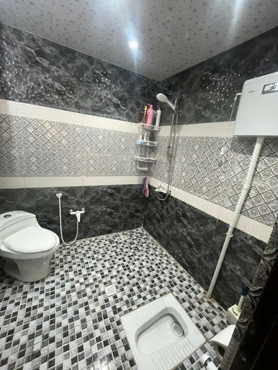 ۸۴ متری در ساختمان پزشکان