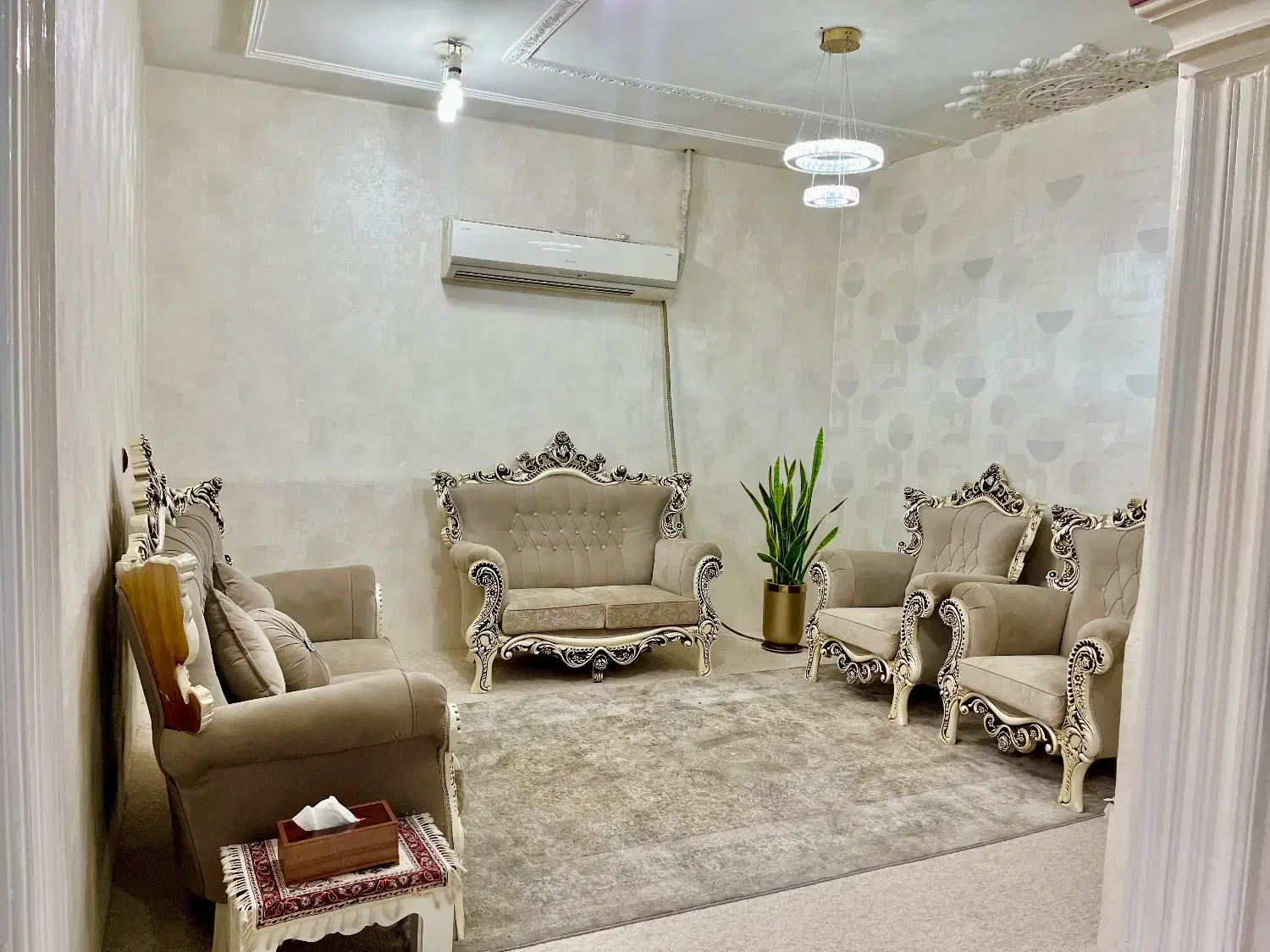 فروش خانه ویلایی دو طبقه با یک باب مغازه تجاری